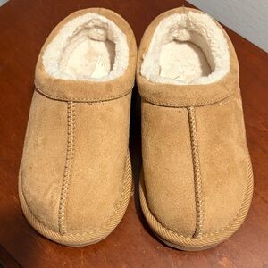 Cat & Jack Tan Kids Slippers